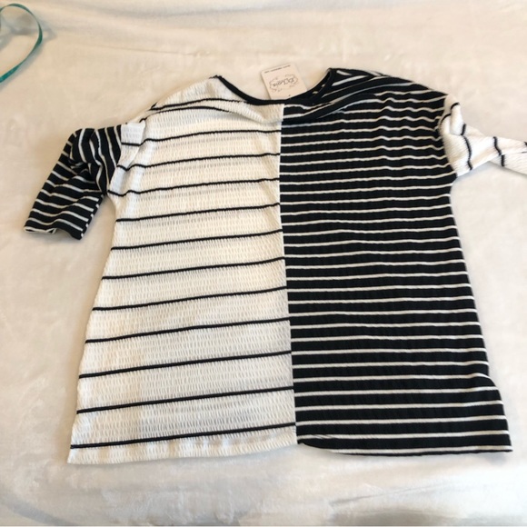 Et’Lois Mickey Sweater size Small - Picture 15 of 15